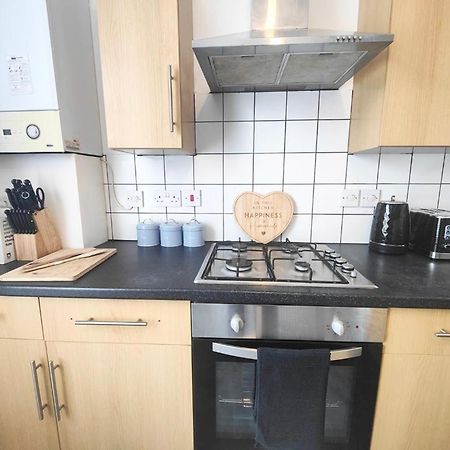 Lovely 3 Bedroom Serviced Apartment In Leytonstone Londres Extérieur photo